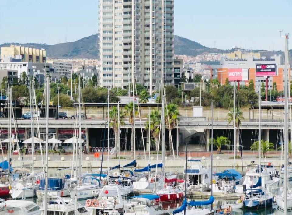 homeinnbcn Sant Adria de Besos Exterior foto
